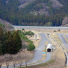 スバルファンミーティングの高速周回路バスツアーでは、角石路やマンホール路、わだち路など、さまざまな評価路もみえた（3月27日、栃木県佐野市・スバル研究実験センター）