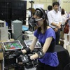 生産現場にもVR？　自動車のエンジン組み立てる“バーチャル工場”