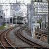 伊勢崎線第2号踏切（桜橋通り）ととうきょうスカイツリー駅の間にある26パーミルの勾配。右が電車留置線