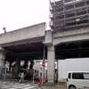 線路敷設スペースを設ける工事がすすむ登戸駅下り線小田原方
