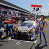 坂東監督が指揮し、国本選手と関口選手が操る#19 レクサスRC F。