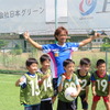 監督である大嶋選手の到着が所用で遅れた「大嶋チーム」の助っ人は脇阪監督（中央）。