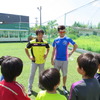 カルダレッリ選手（後右）の指揮するチームは、モトクロスの小島選手（後左）が助っ人。