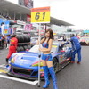 GT300クラスで優勝する#61 BRZ。