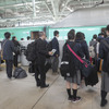 修学旅行生で賑わっていた5月の新青森駅ホーム。