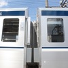 13501と13601の連結部。IRが設置されているため転落防止ホロが小型になっている。