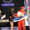 表彰式で賞金より、スポンサーのタイヤ、オイル他、現物の副賞が多いのも参加型モータースポーツの特徴
