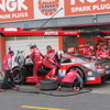 公式練習前日のもてぎ、ピット作業の練習に取り組む#1 GT-R。