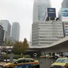 新宿駅西口（11月24日午後）　〈撮影　高木啓〉