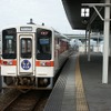 城北線ではJR東海が保有していた旧国鉄気動車や、JR東海の気動車とほぼ同一仕様の新造気動車が運用されていた。写真は1993年から2016年まで運用されていたキハ11形200番台。現在はキハ11形300番台に置き換えられている。