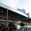 改良工事がすすむJR新橋駅