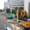 神奈川東部方面線の新横浜駅の工事現場。JR駅の北側地下に設けられる。