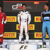 GP3初優勝を飾った福住仁嶺（中央）。