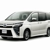 トヨタ ヴォクシー ZS（ハイブリッド車）