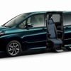 トヨタ ヴォクシー ウェルキャブ サイドリフトアップチルトシート車 ZS（2WD）