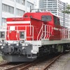 第2エンド側のボンネット（短い方）には補助電源装置や主変換装置が搭載されている。
