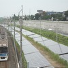 太陽光パネルは2列で設置されている。