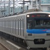 北総鉄道は新柴又駅の発車メロディに「男はつらいよ」テーマ曲を導入する。写真は北総鉄道の電車。
