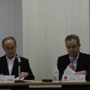 スズキの2017年度第1四半期決算会見の様子。左から豊田泰輔常務役員、長尾正彦取締役常務役員
