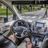 フォードの自動運転車と歩行者のコミュニケーションテスト
