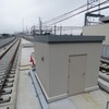 新鎌ヶ谷駅の松戸方の線路。左側の線路は2019年度に使用開始予定の上り線で、当面は使われない。