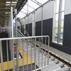 新鎌ヶ谷駅の高架ホーム。当面使用しない上り線側は鉄板で遮られている。