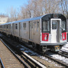 ニューヨーク市地下鉄のR142A車両。1999年に川崎重工が製造した、ニューヨーク市地下鉄のなかでは比較的新しい車両。