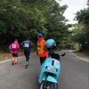 石垣島マラソン10kmを先導したgogoro（ゴゴロ）EVスクーター