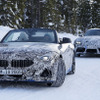 BMW Z4 新型とトヨタ スープラ （写真奥）がテストをおこなう様子をスクープ