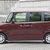 2017年度新車販売は N-BOX が総合首位、ホンダ15年ぶりの快挙にも危機感［新聞ウォッチ］