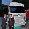 UDトラックス「風神雷神」ビジョン---2030年までに商用トラックの完全EV化・完全自動運転を