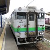 函館～木古内間の列車限定でアテンダントが乗務することになった道南いさりび鉄道のキハ40形。5月までは延べ15日間乗務する。