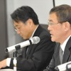 スバルの不正の収束が見えなくなった。「残念だ」と語る吉永泰之社長（右）と加藤洋一専務執行役員（5日・スバル恵比寿本社ビル）