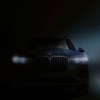 BMW X7 の市販モデルのティザーイメージ