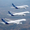 手前からA330、A350XWB、A380による編隊飛行。　(c) Airbus