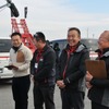 同乗体験試乗でドライバーを担当した増岡浩氏（右から2番目）