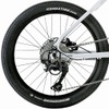 コンポーネントにはあらゆる道に対応できるSHIMANO DEOREを採用