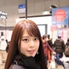 ジャパンキャンピングカーショー2019、澤藤電機ブースの羽瀬萌さん。