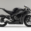 ホンダ、CBR1000RRレースベース車を発売