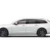 V90 D4 ノルディック エディション（クリスタルホワイトパールｘアンバー）