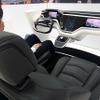 Androidをベースとしてナビや音声認識、コネクテッドサービスを統合した車内インテリア「Voice-Activated Cockpit」