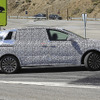 VWの新型高級ミニバン「ヴィロラン」開発車両（スクープ写真）