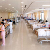 すべての患者に目が届くオープンフロア病棟（千葉療護センター）