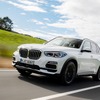 BMW X5 新型、EV後続80kmのPHEVモデル追加---最高出力530psのMモデルも