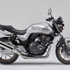 ホンダ CB400スーパーフォア、受注期間限定カラー「マットベータシルバーメタリック」追加へ