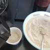 蕎麦湯はそば粉を自分で蕎麦猪口に入れてお湯で溶く。濃い目のつけ汁との相性がいい。