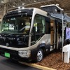 こちらは人気DJのカートラアンバサダーでもあるGAKU MCさんのスペシャルモデル。走る寮といった雰囲気の仲間と同じ方向へひた走るmという雰囲気に満ちた一台だ。