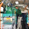 宅急便を積み込む様子 （手前がクール宅急便、奥が常温の宅急便）