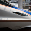 7～9月の期間中に臨時列車598本を設定する計画の北陸新幹線。