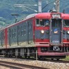 しなの鉄道線テクノさかき～坂城間を走行するS23編成。軽井沢方からクモハ115-1037＋クモハ114-1509の2両編成。パンタグラフは2002年2月にシングルアーム化。3両編成は昔ながらの菱形パンタグラフのままとなっている。